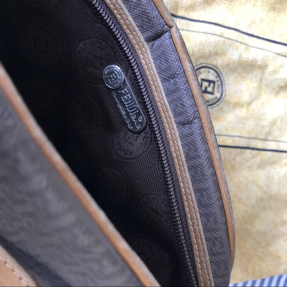 Vintage FENDI crossbody - Picture 4 of 6